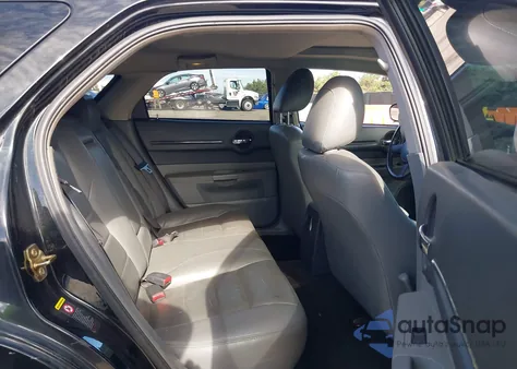 2005 Dodge Magnum Rt z USA, uszkodzony, nr VIN 2D8GV58275H654520